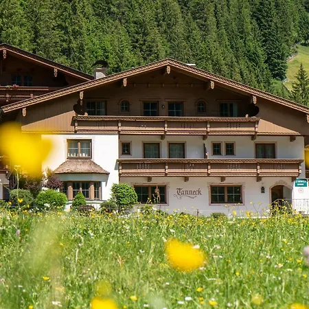 Haus Tanneck Pensionat *