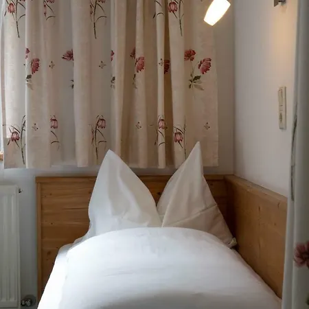 Vendégház Haus Tanneck *