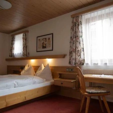 Πανσιόν Haus Tanneck *