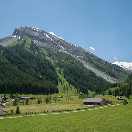 Haus Tanneck トゥクス