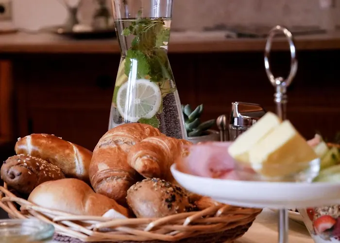 Haus Tanneck Pensjonat *