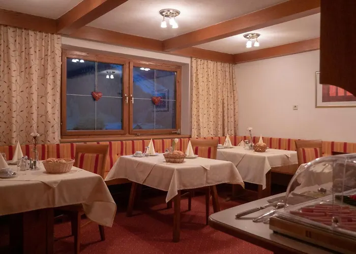 Haus Tanneck Pensjonat Tux