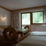Haus Tanneck 게스트하우스 턱스